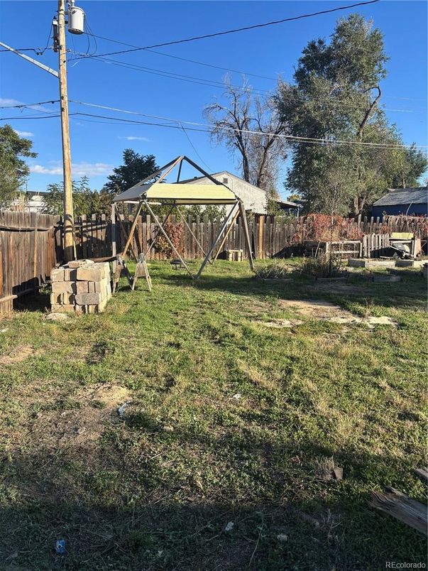 Backyard, Exterior, Playground