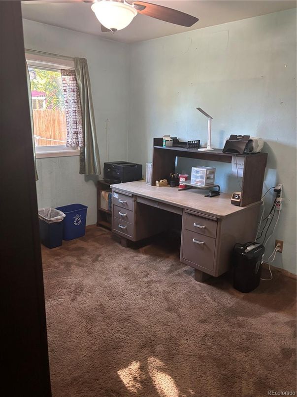 Home Office, Interior