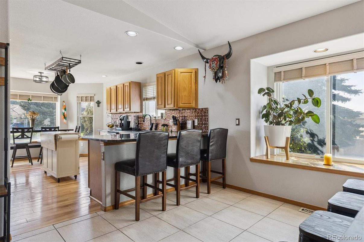 Dining room, Interior, Kitchen, Recessed Lighting, Wood Texture Flooring