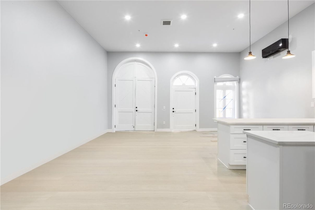 Interior, Pendant Lights, Recessed Lighting, Wood Texture Flooring