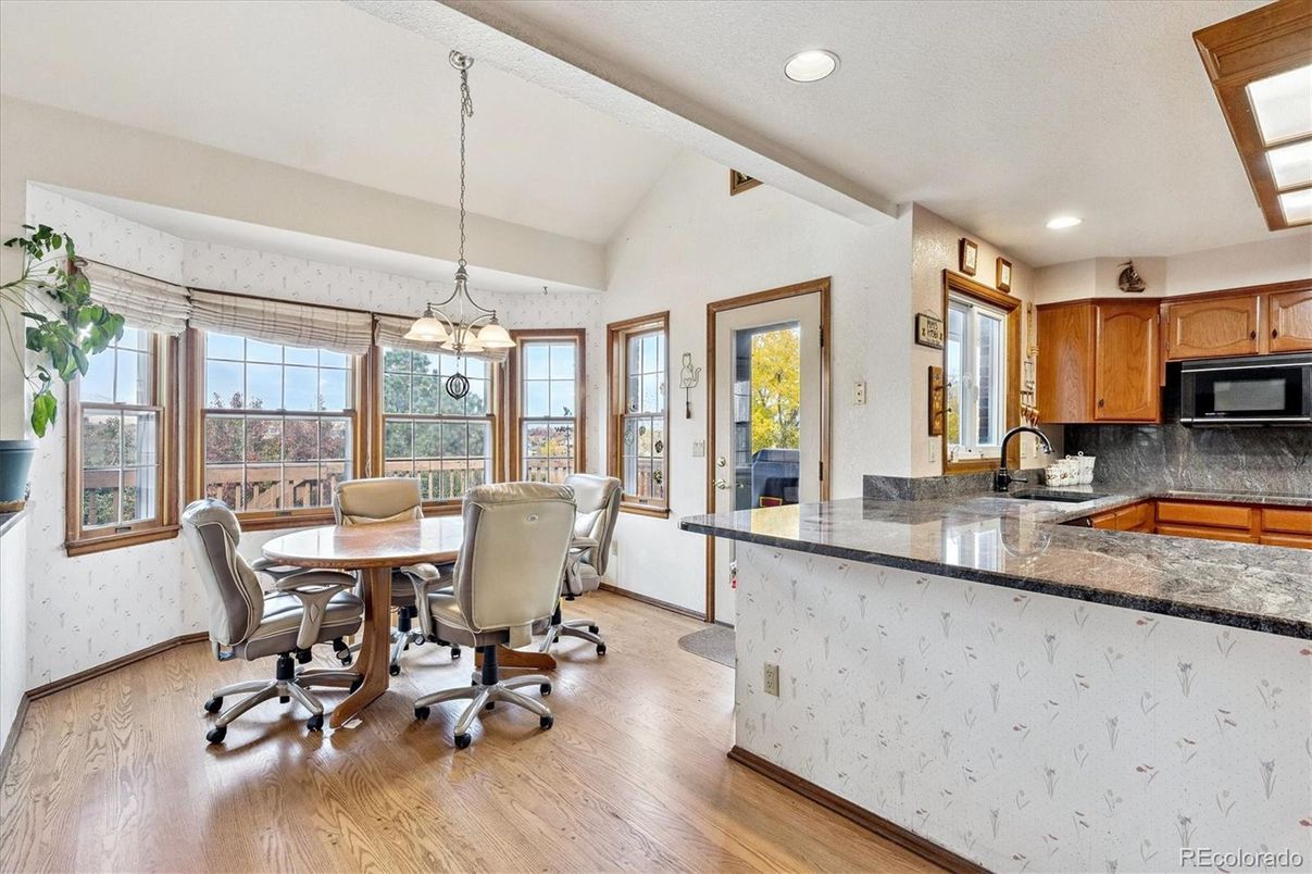 Dining room, Interior, Kitchen, Pendant Lights, Recessed Lighting, Wood Texture Flooring