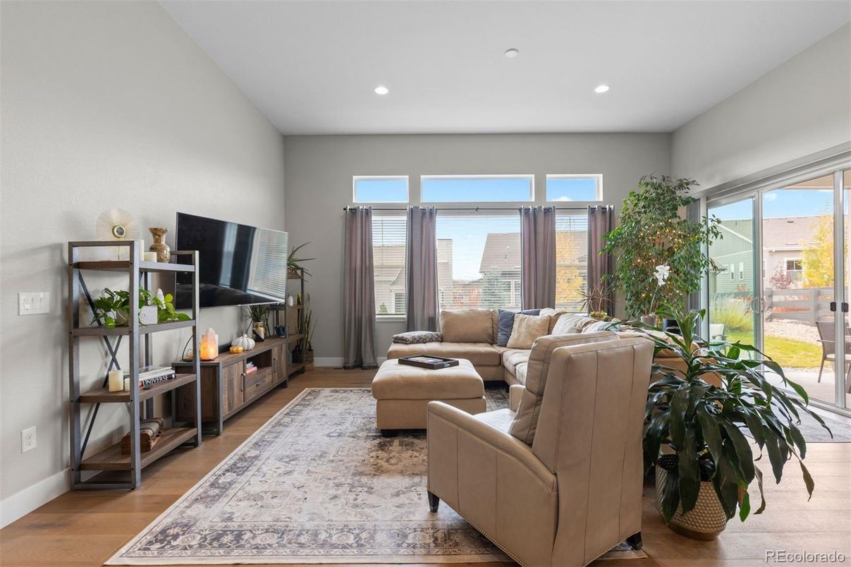 Interior, Living room, Recessed Lighting, Wood Texture Flooring