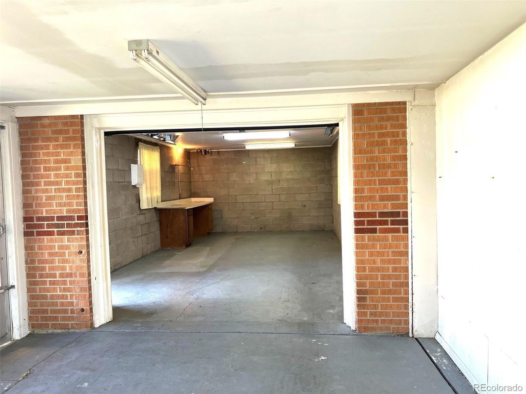 Garage, Interior, Stone Walls