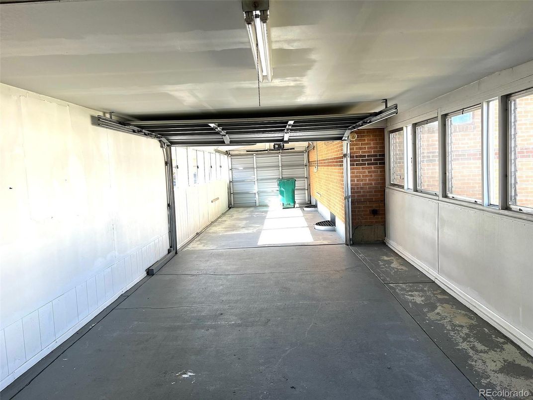 Garage, Interior, Stone Walls