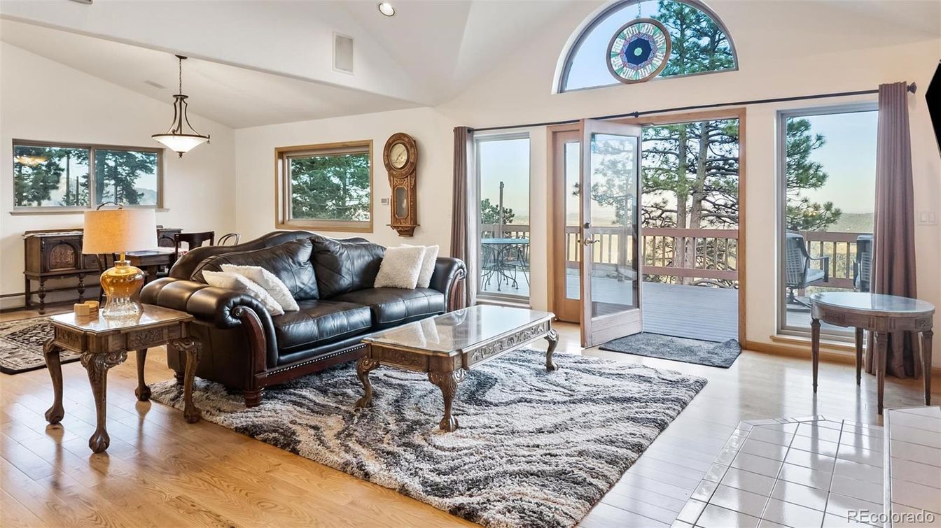 Interior, Living room, Pendant Lights, Wood Texture Flooring