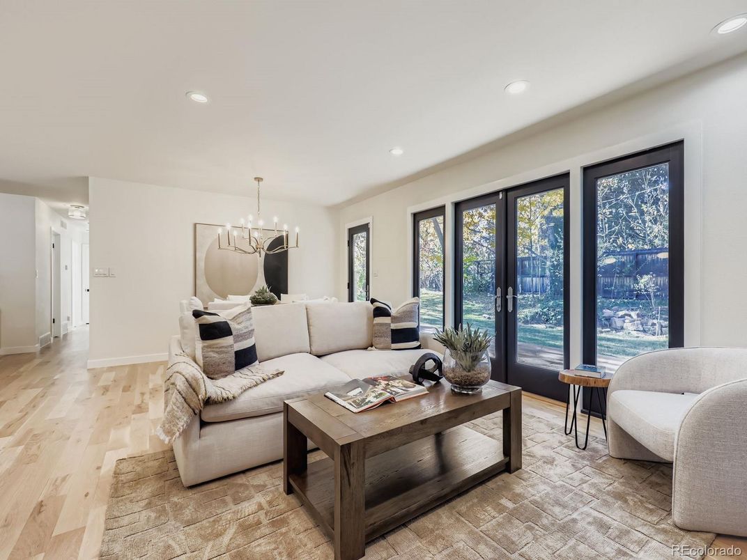Chandelier, Dining room, Interior, Living room, Recessed Lighting, Wood Texture Flooring