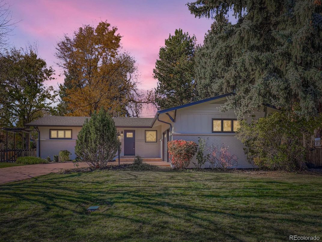 Backyard, Exterior, Facade, Split Level