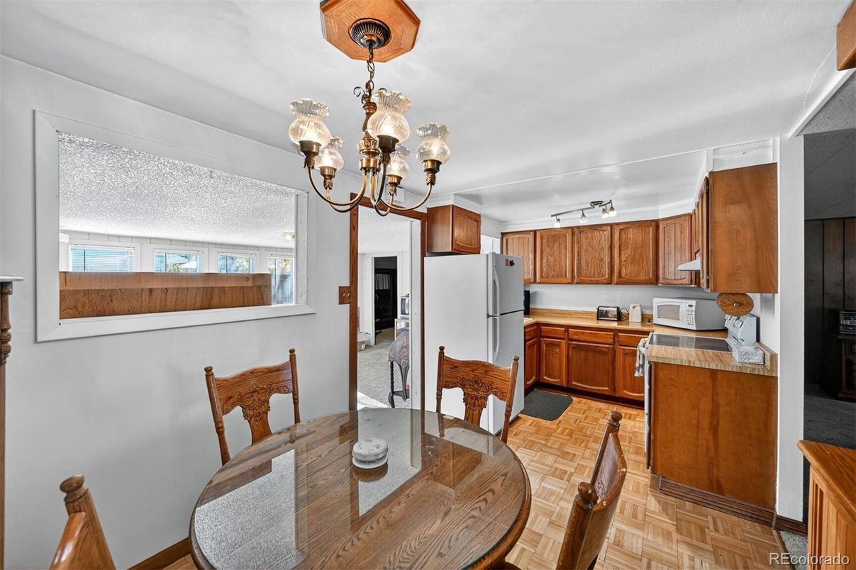 Chandelier, Dining room, Interior, Kitchen, Wood Texture Flooring