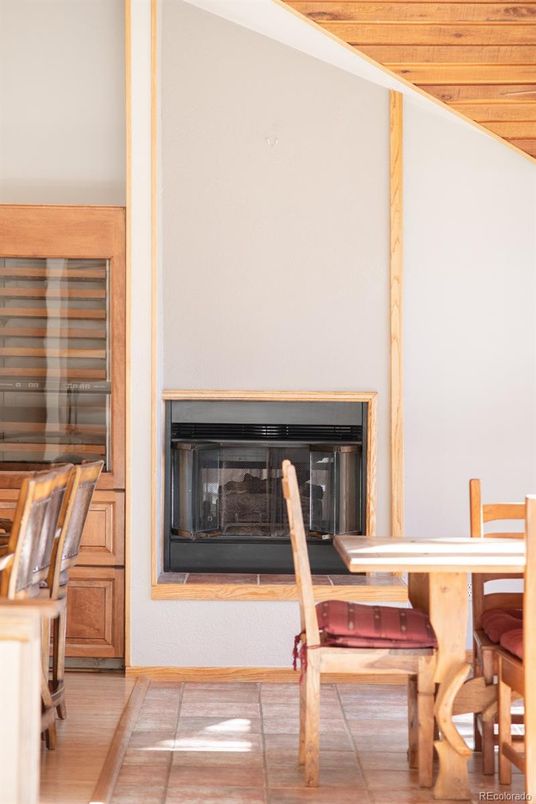 Dining room, Fireplace, Interior