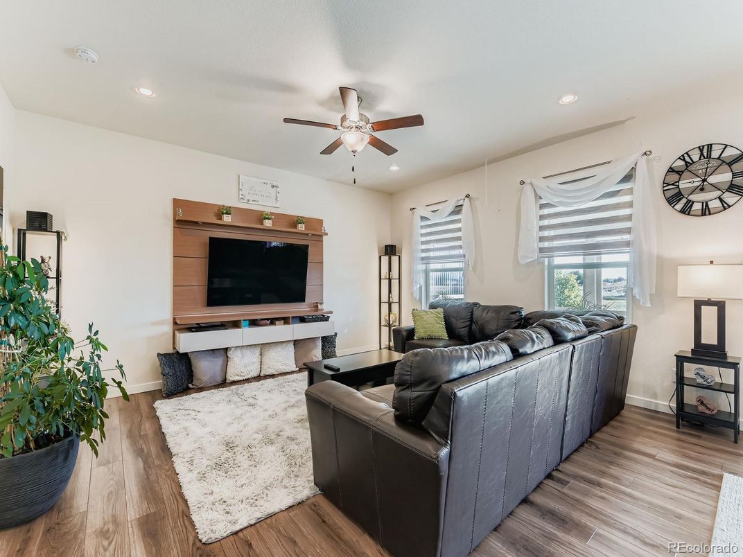 Interior, Living room, Recessed Lighting, Wood Texture Flooring