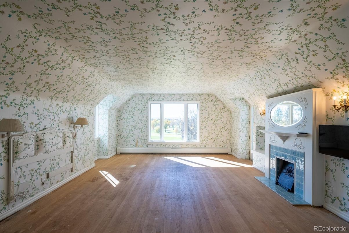 Empty room, Fireplace, Interior, Wood Texture Flooring