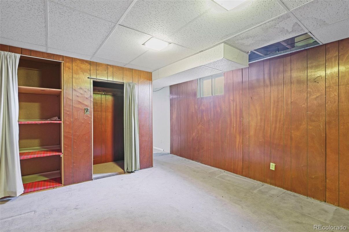 Elevator, Empty room, Interior, Wooden Walls