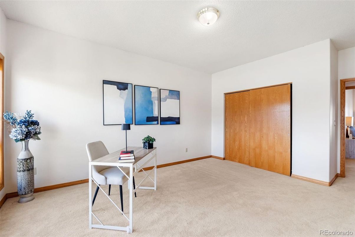 Home Office, Interior