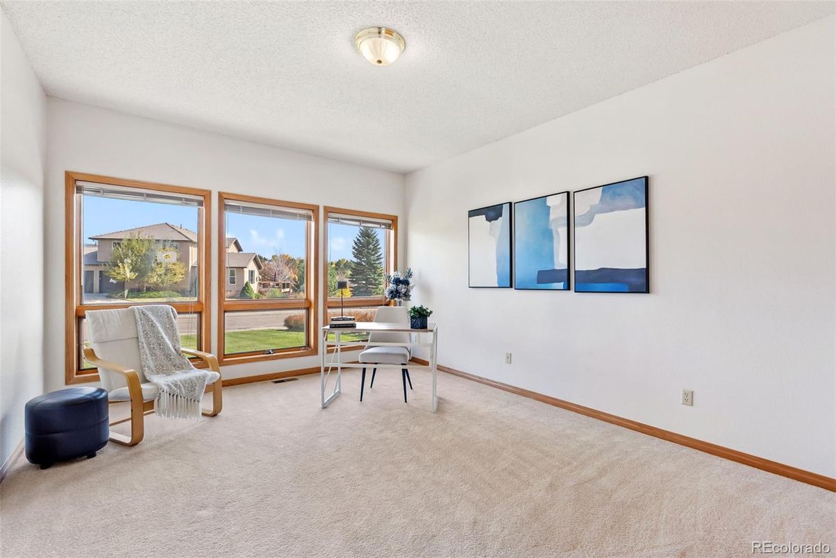 Home Office, Interior