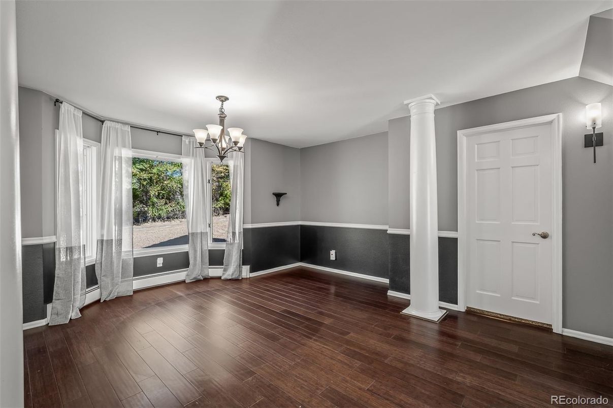 Chandelier, Empty room, Interior, Wood Texture Flooring