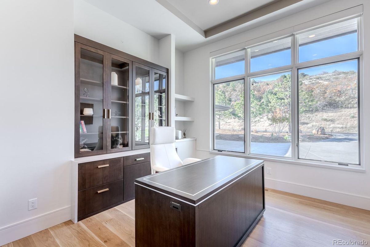 Home Office, Interior, Recessed Lighting, Wood Texture Flooring