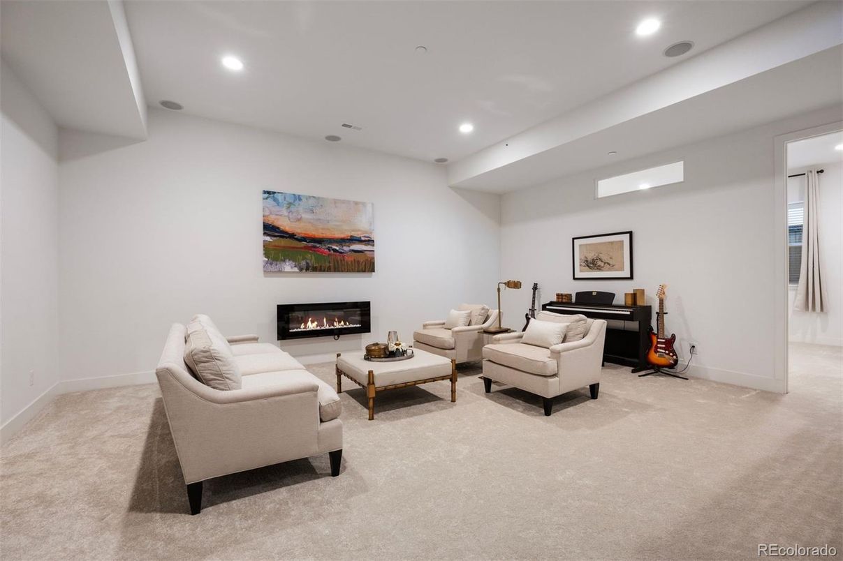 Fireplace, Interior, Living room, Piano, Recessed Lighting