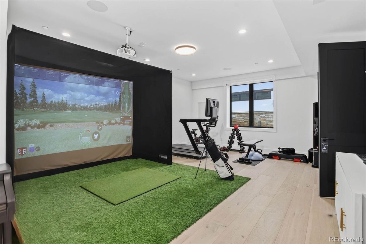 Fitness Equipment, Interior, Recessed Lighting, Wood Texture Flooring