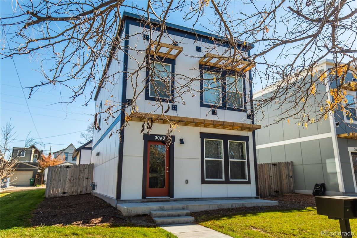 Exterior, Facade, None