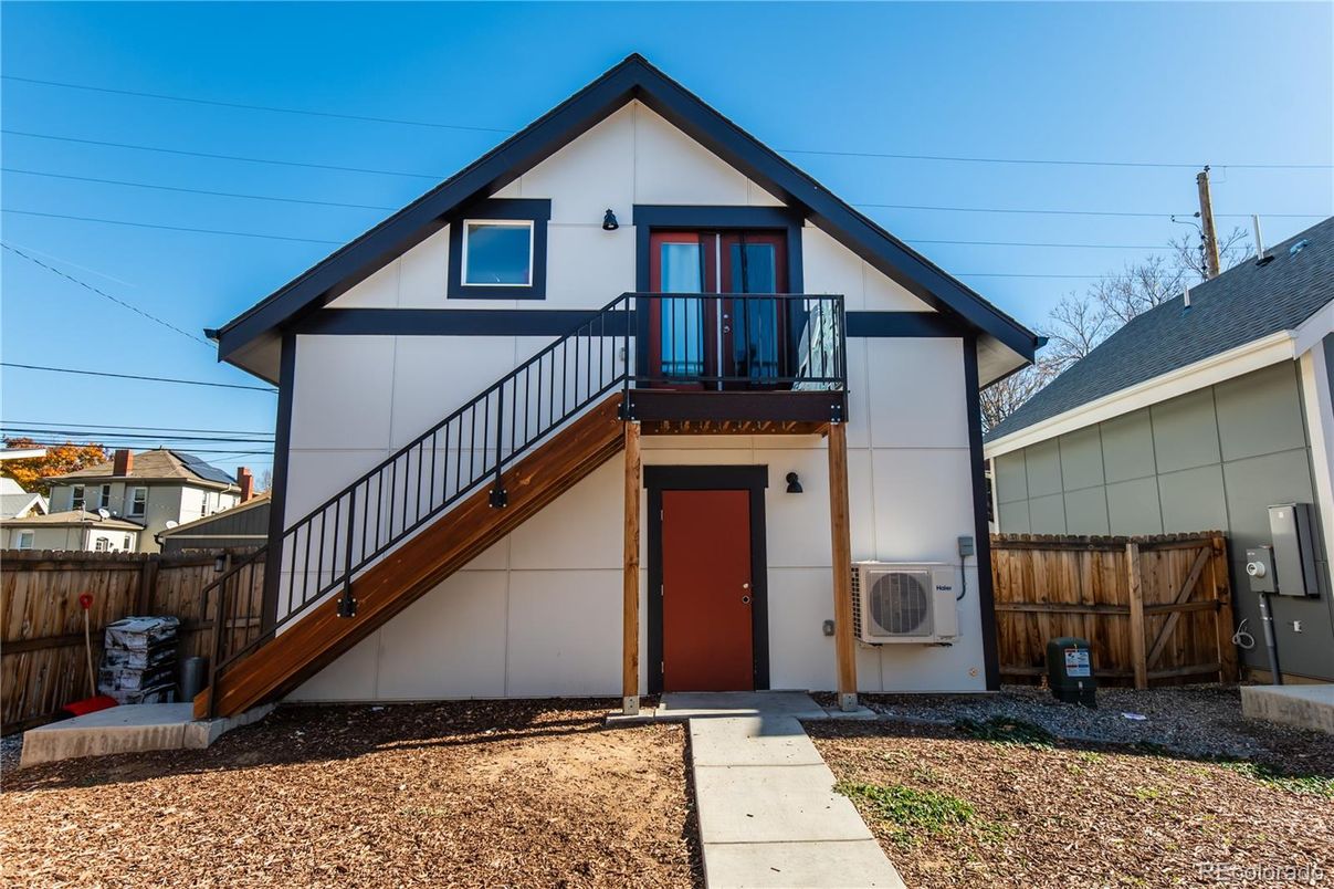 Exterior, Facade, A Frame