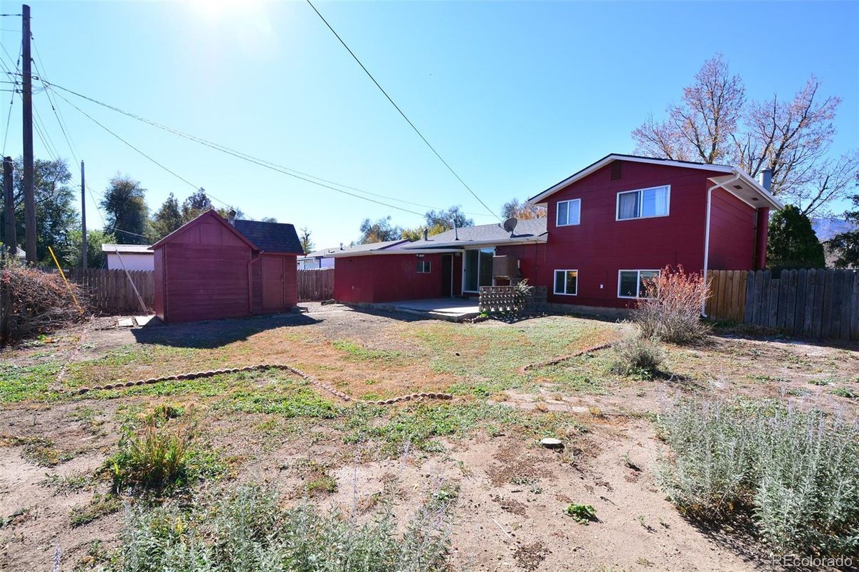 Backyard, Detached Garage, Exterior