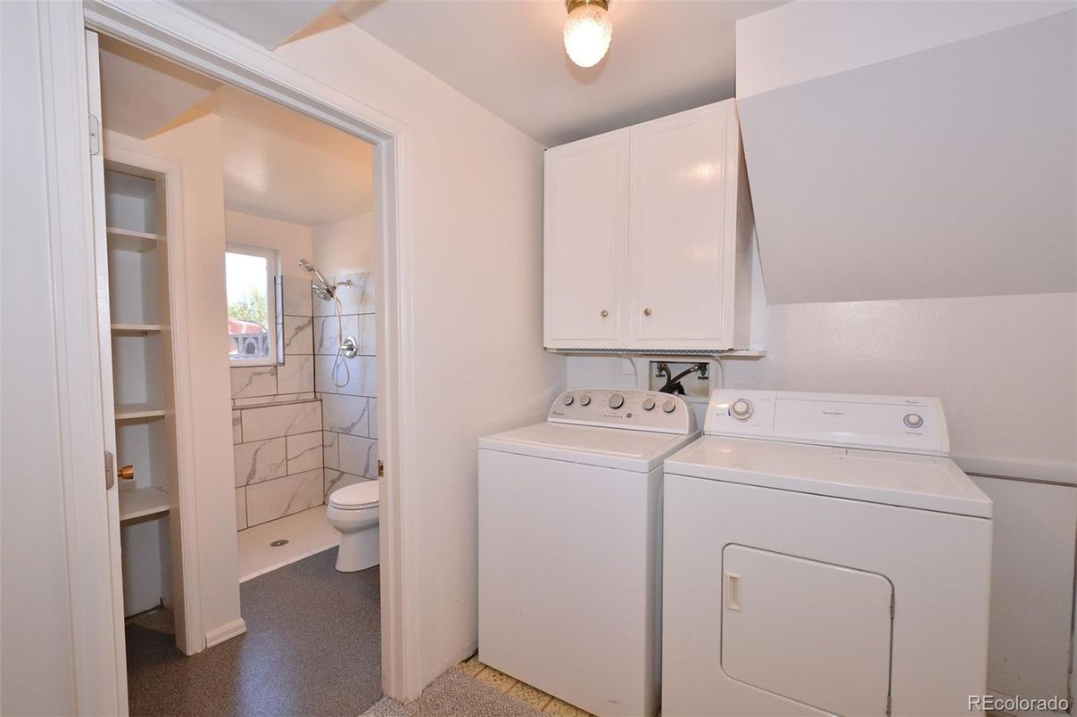 Bathroom, Interior, Utility Closets, Washer