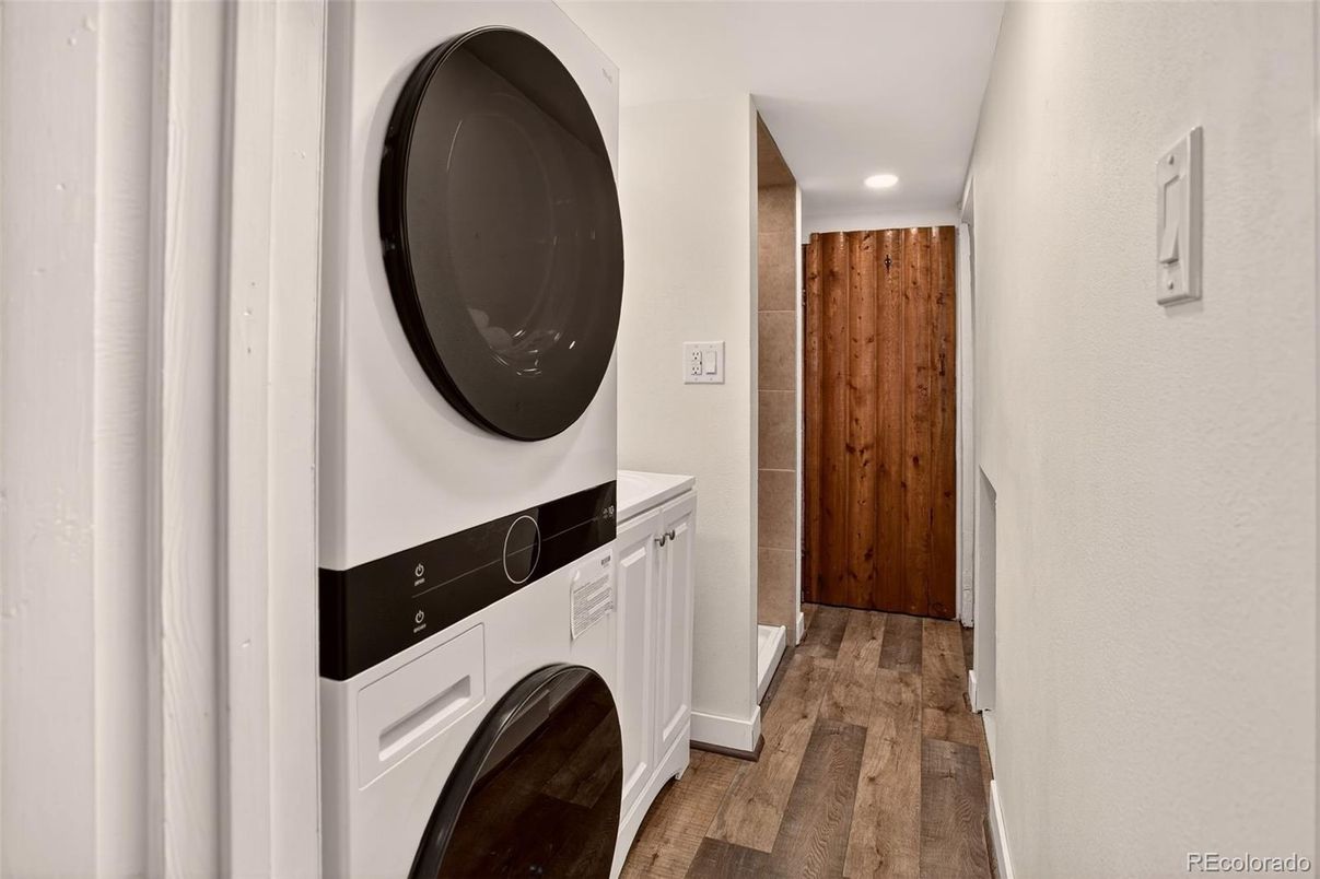 Interior, Recessed Lighting, Utility Closets, Washer, Wood Texture Flooring