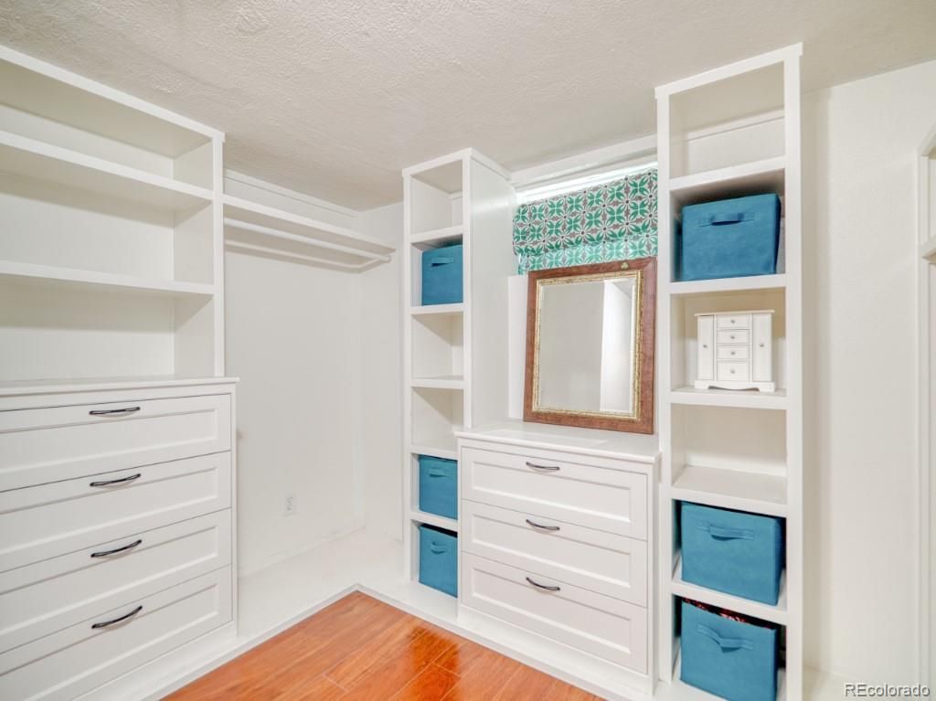 Interior, Walk-in Closets, Wood Texture Flooring