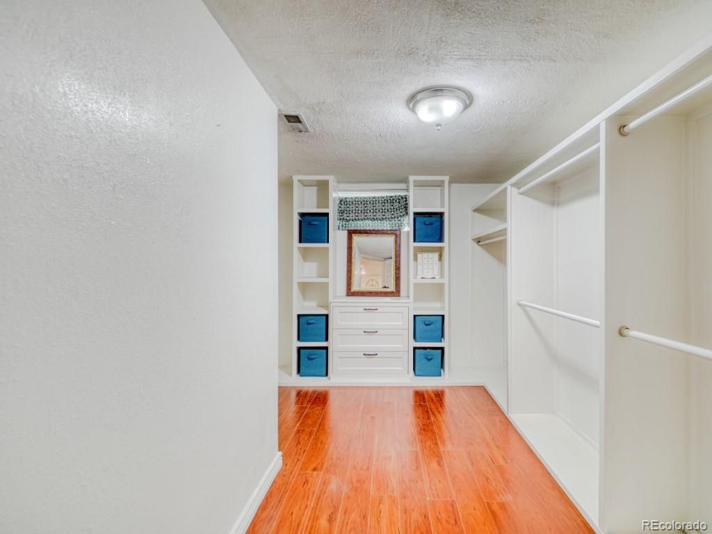 Interior, Walk-in Closets, Wood Texture Flooring