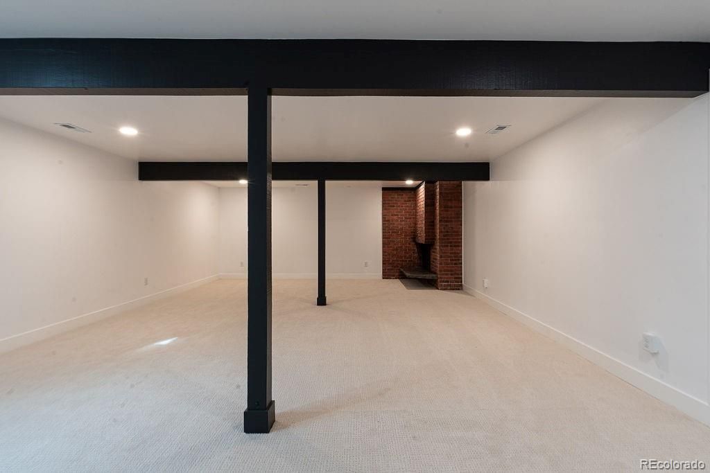 Empty room, Interior, Recessed Lighting, Stone Walls