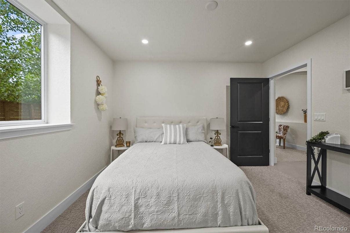 Bedroom, Interior, Recessed Lighting