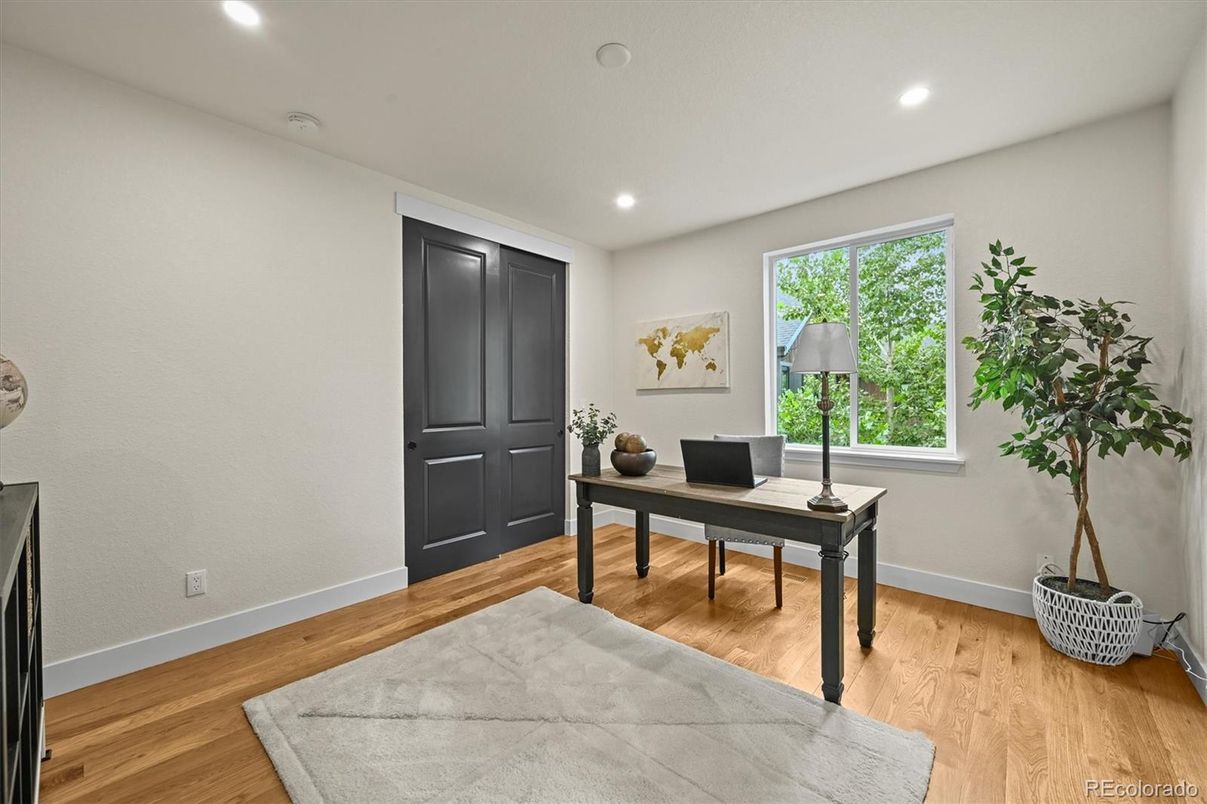 Home Office, Interior, Recessed Lighting, Wood Texture Flooring