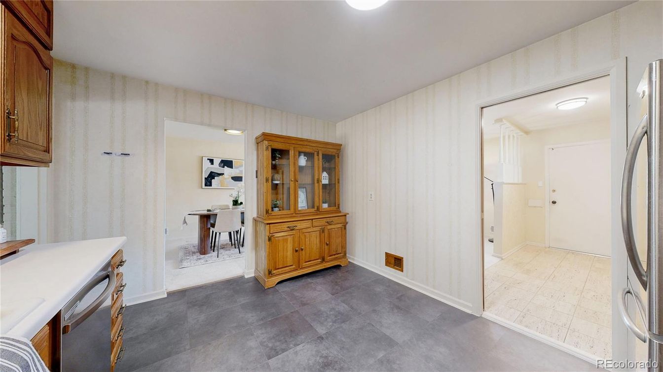 Dining room, Interior, Recessed Lighting
