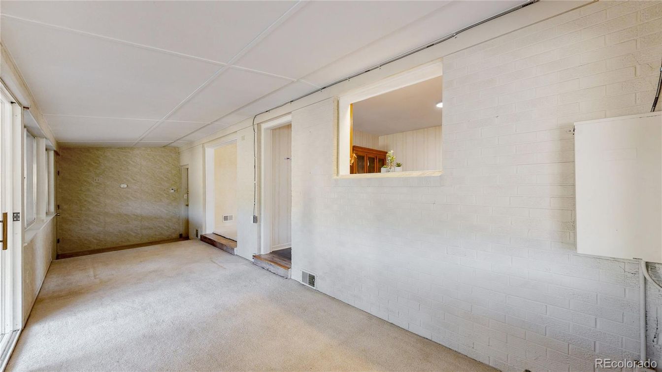 Empty room, Interior, Recessed Lighting