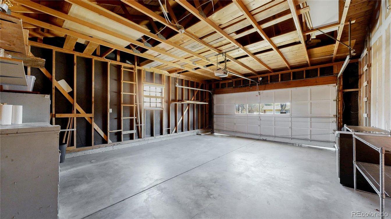 Garage, Interior, Wooden Beams, Wooden Ceilings