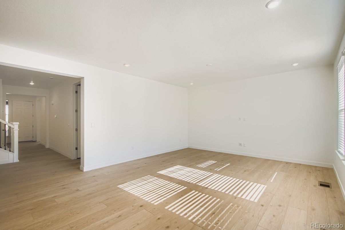 Empty room, Interior, Recessed Lighting, Wood Texture Flooring