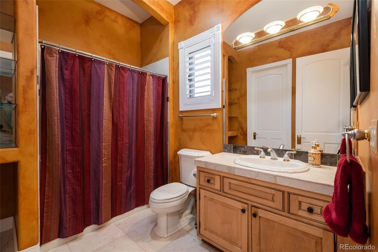Bathroom, Interior, Tile Countertops