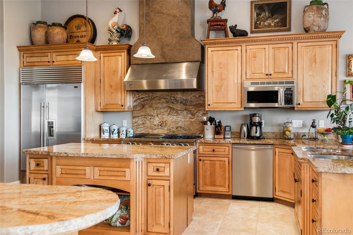 Interior, Kitchen, Pendant Lights, Stainless Steel Appliances