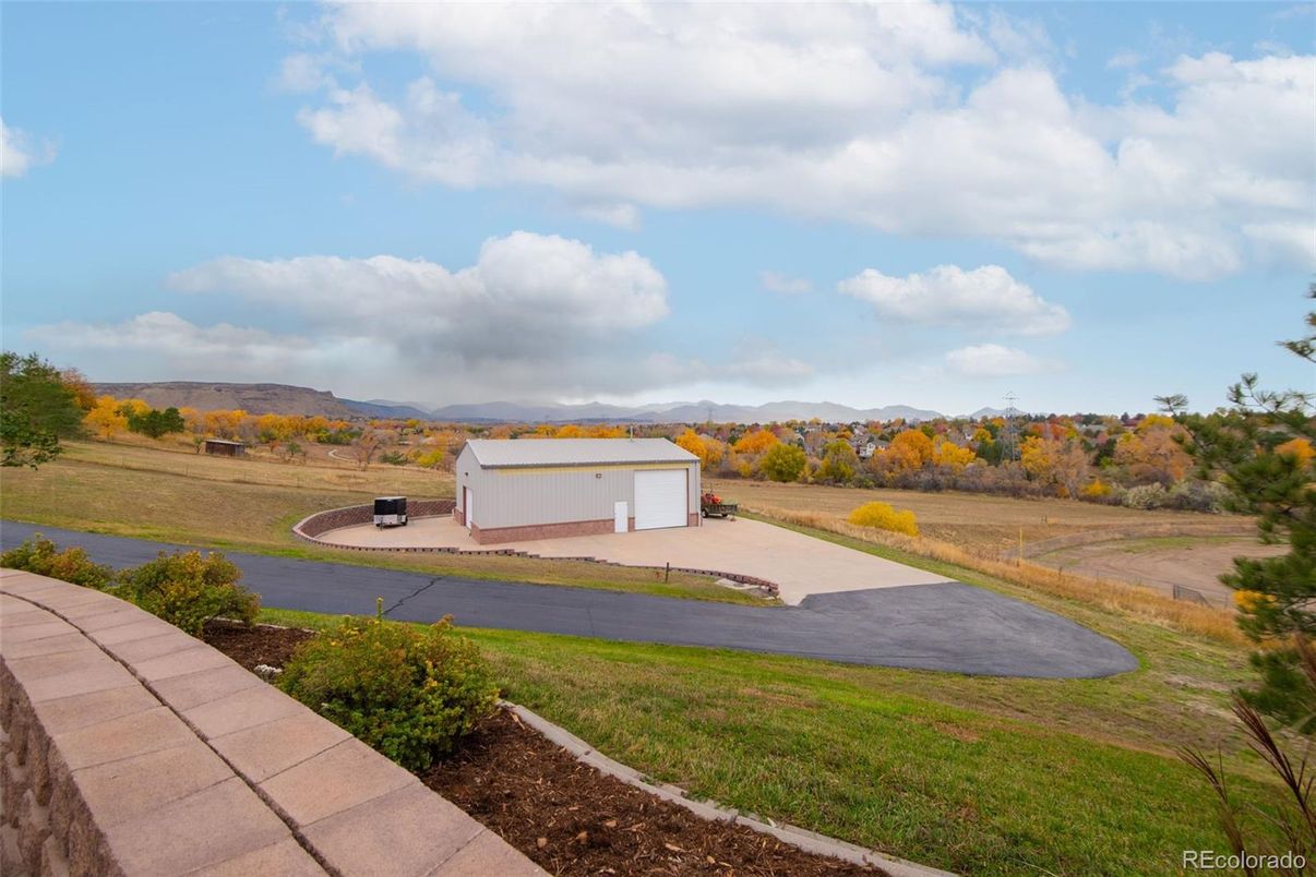 Detached Garage, Exterior