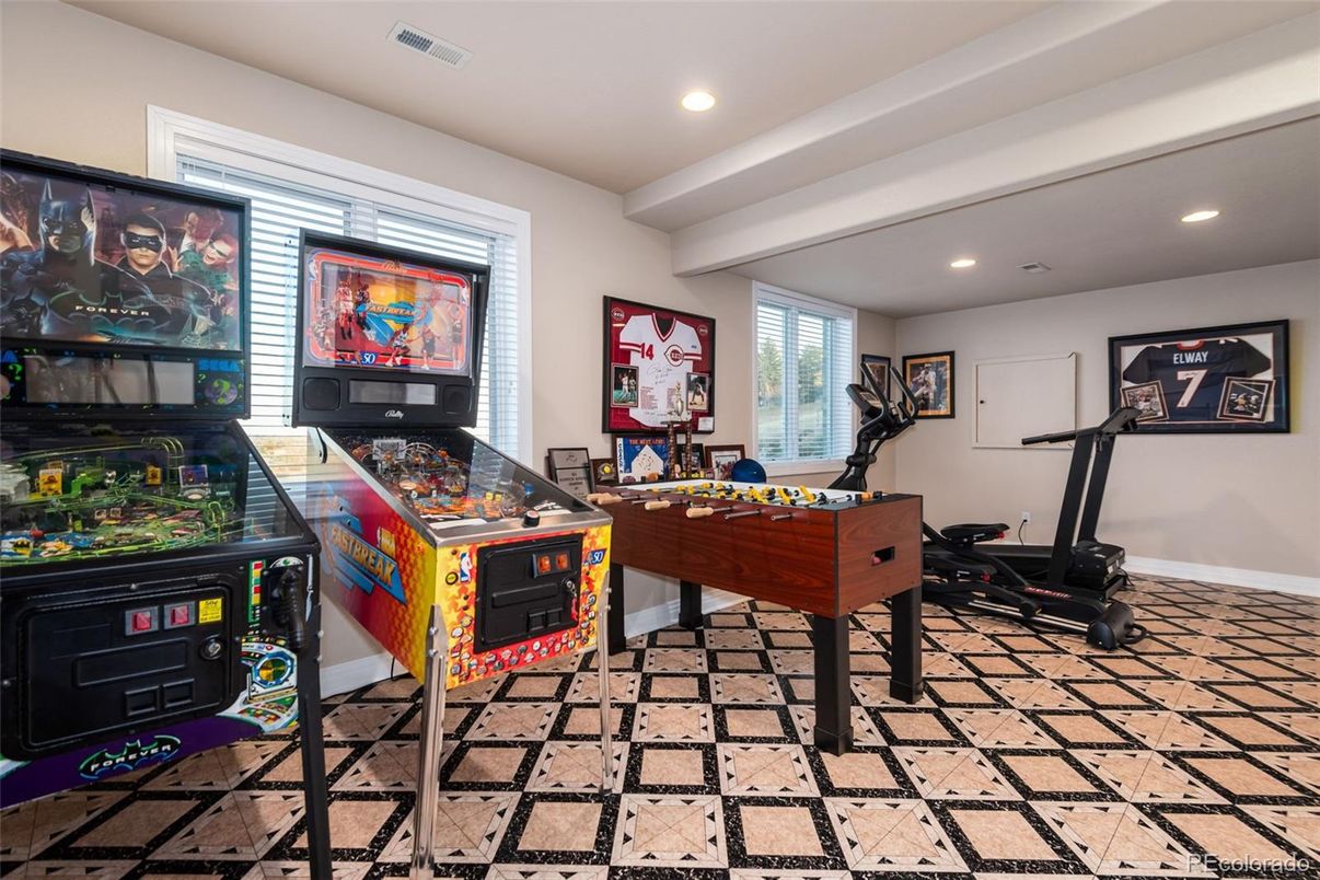 Fitness Equipment, Game Room, Interior, Recessed Lighting