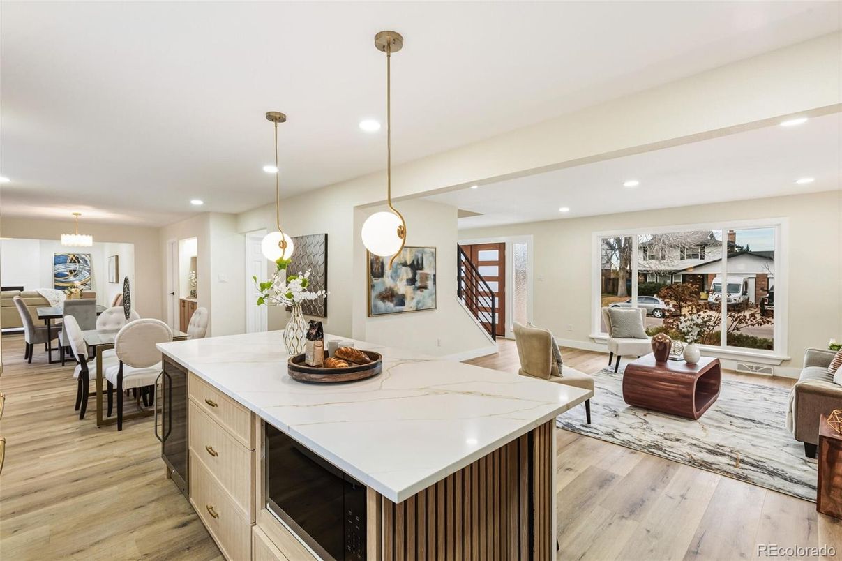 Chandelier, Dining room, Interior, Pendant Lights, Recessed Lighting, Wood Texture Flooring