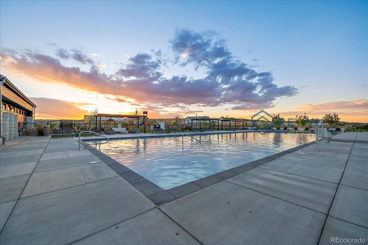 Exterior, Playground, Pool
