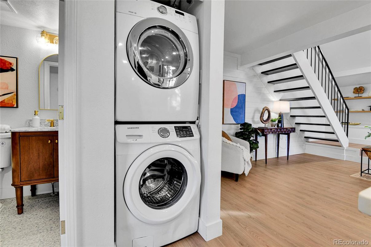 Interior, Utility Closets, Washer, Wood Texture Flooring