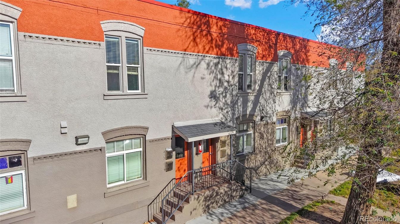 Exterior, Facade, None