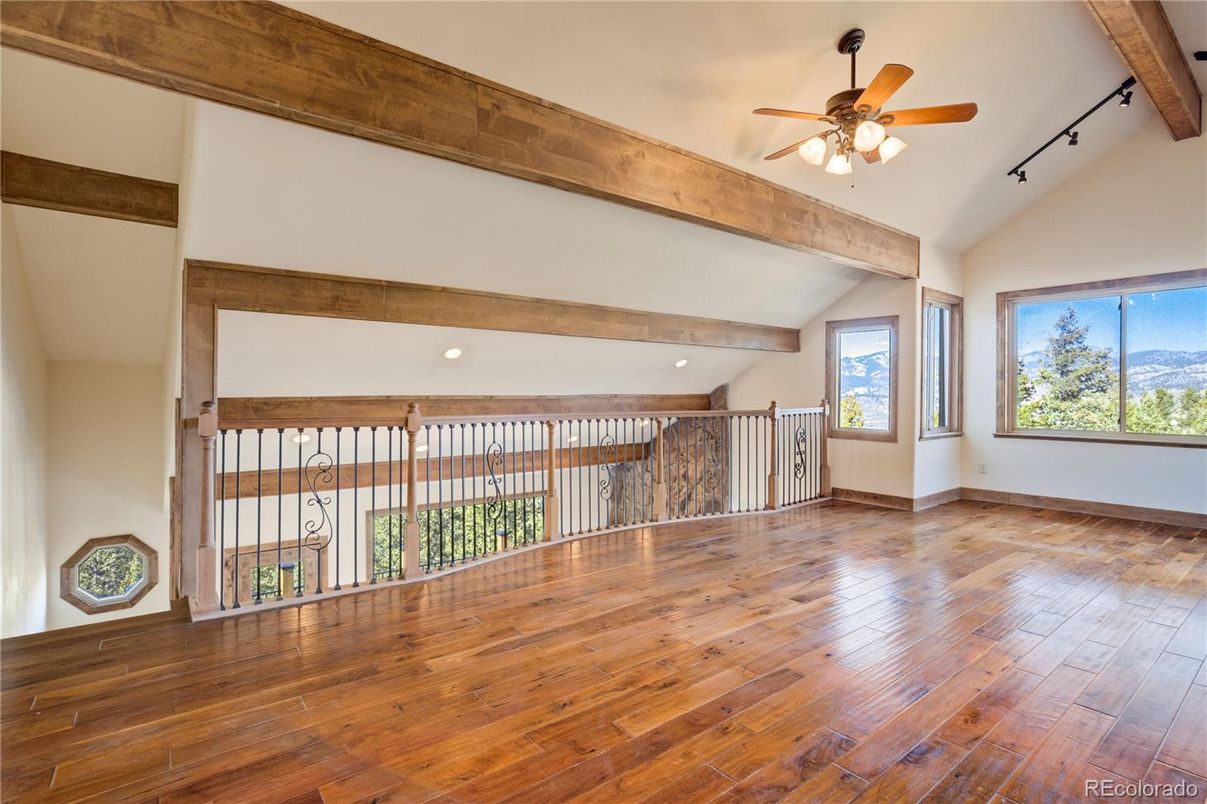 Empty room, Interior, Recessed Lighting, Wooden Beams, Wood Texture Flooring