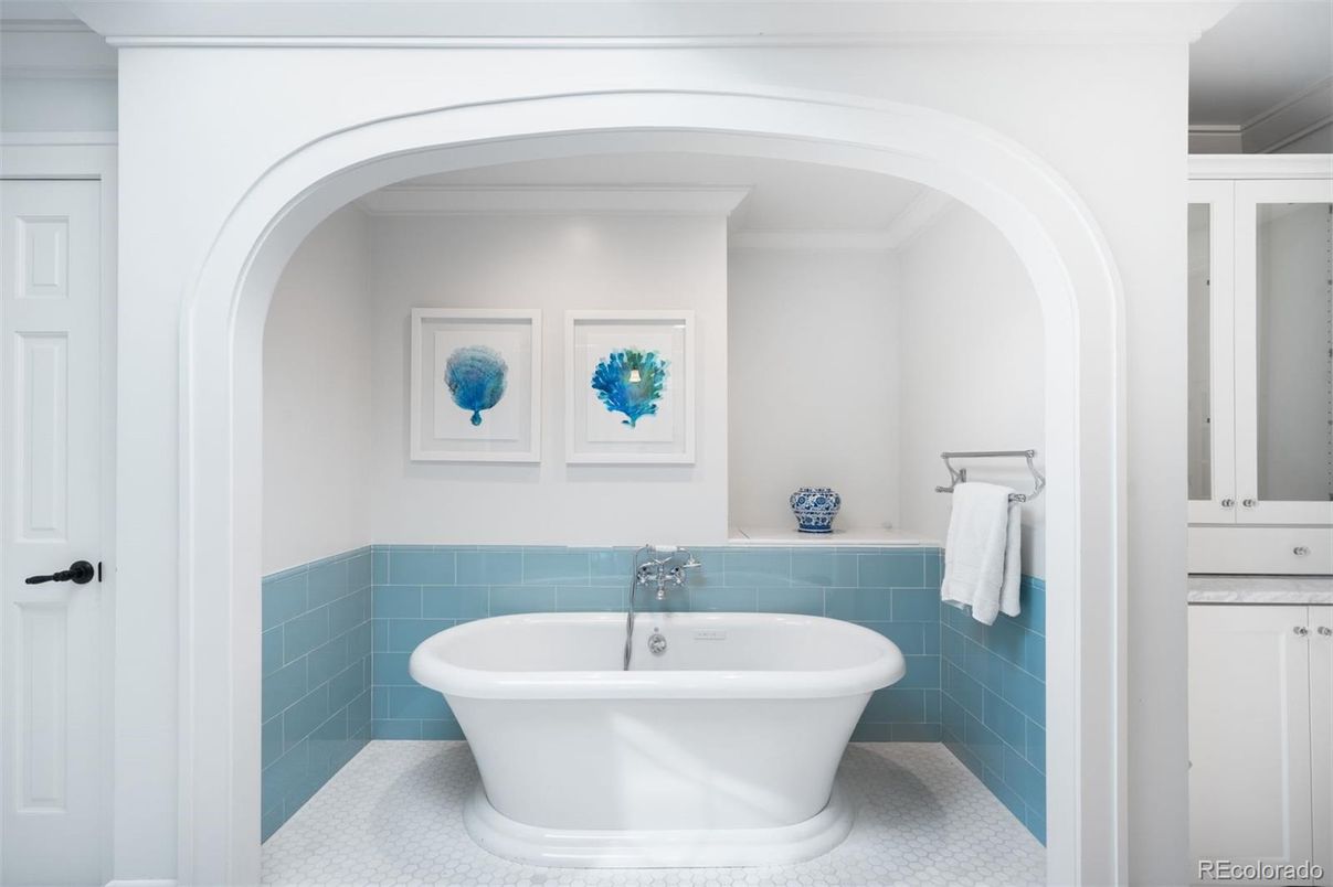 Bathroom, Free Standing Baths, Interior