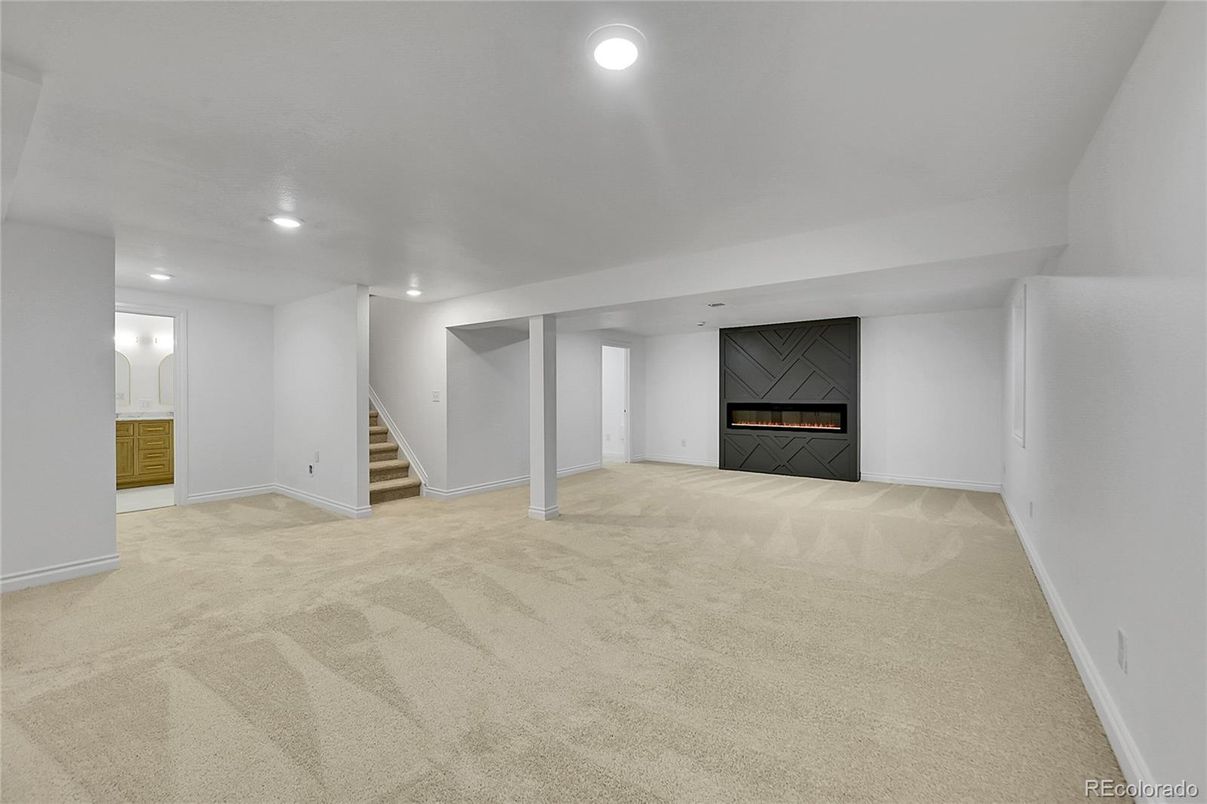 Empty room, Fireplace, Interior, Recessed Lighting