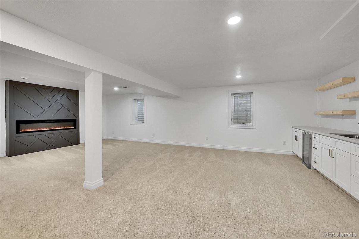 Empty room, Fireplace, Interior, Kitchen, Recessed Lighting