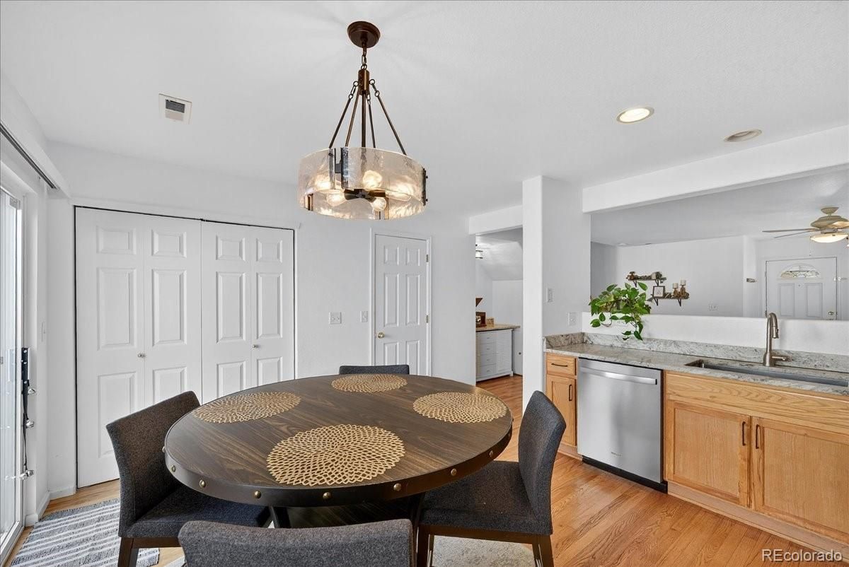 Dining room, Interior, Kitchen, Pendant Lights, Recessed Lighting, Wood Texture Flooring