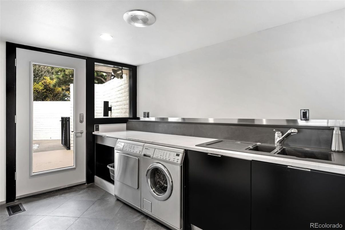 Interior, Recessed Lighting, Washer